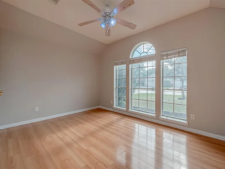 8714 Pleasantbrook Dr — Photo 6