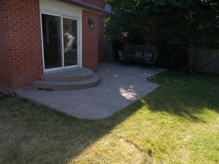 2208 Golden Briar Trl — Photo 16