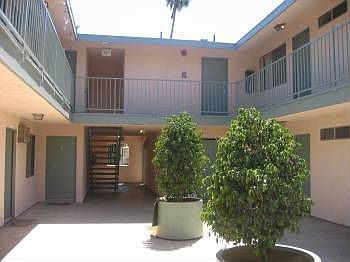 2nd image of 3243 Portola Ave APT 1