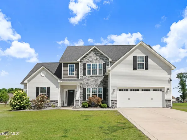 102 Jeter Drive, Pikeville, NC 27863
