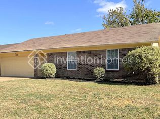 6221 Hott Springs Dr, Arlington, TX 76001