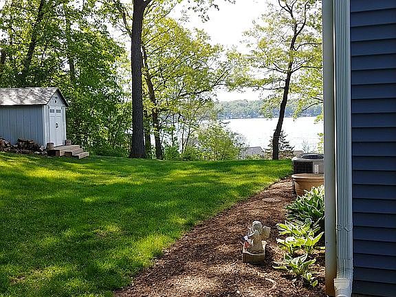 lake view, side yard