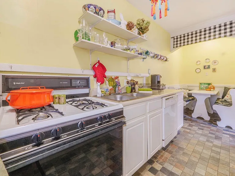 1506 Packard St — Photo 1