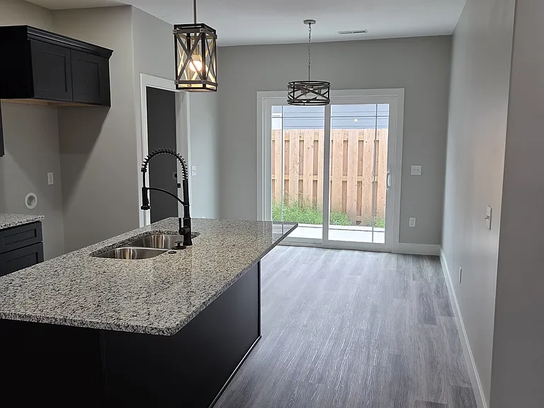 1152 Vista Ct — Photo 7