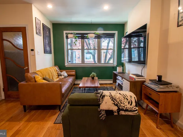 1637 S Iseminger St, Philadelphia, PA 19148