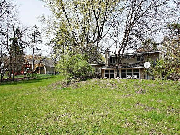 Large 4 season porch and deck.