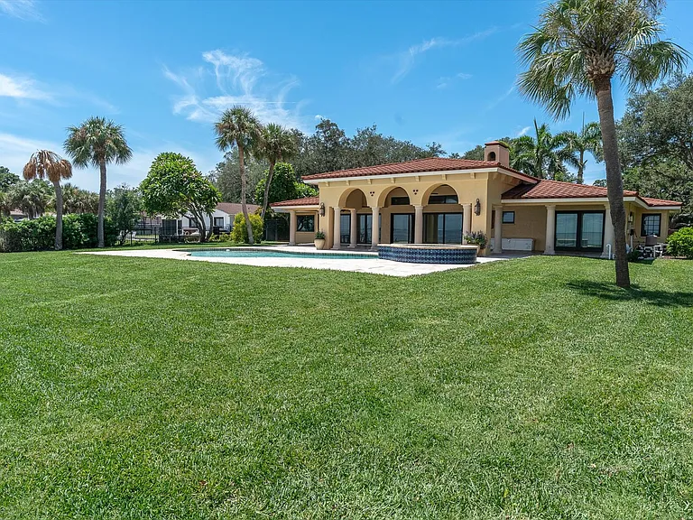 5810 Bahama Shores Dr S — Photo 72