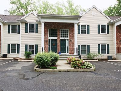 570 Danbury Rd APT 13, Ridgefield, CT, 06877