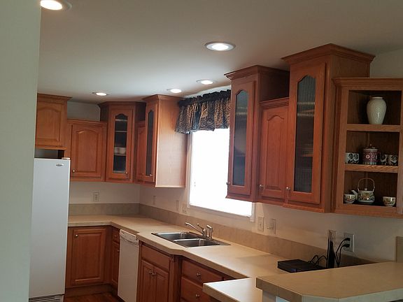 4th image of 18 Overland Dr