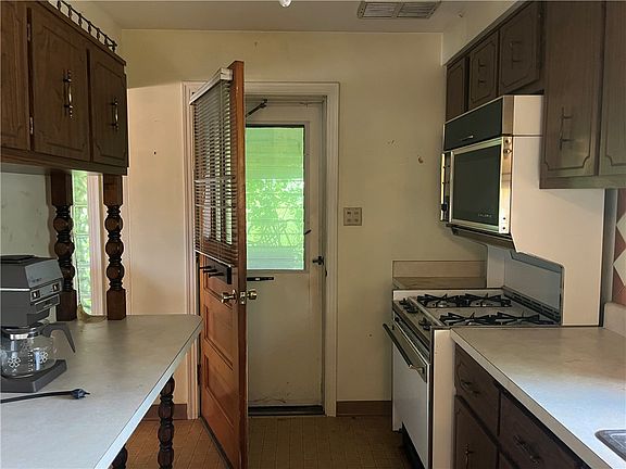 5th image of 2203 Lindalan Dr