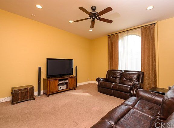 3rd image of 8431 Variel Ave