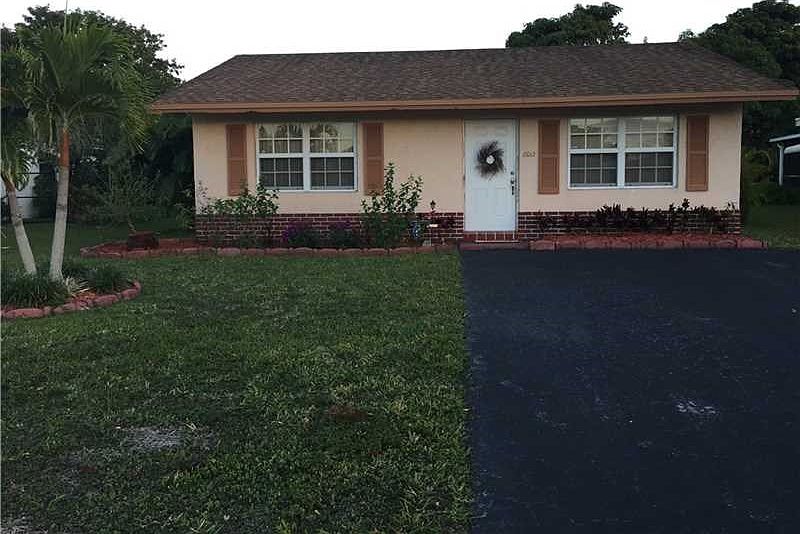 1st image of 8012 NW 100th Ter