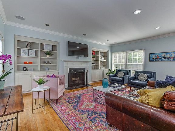 4th image of 1345 Custer Ave