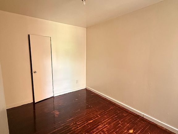 3rd image of 4627 Park Ave #2