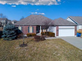 1042 Maple Woods Dr, Liberty, MO 64068
