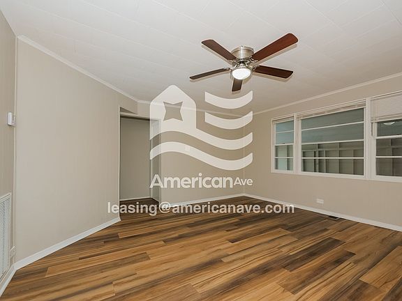 1031163_004_living_room_13941825.jpg