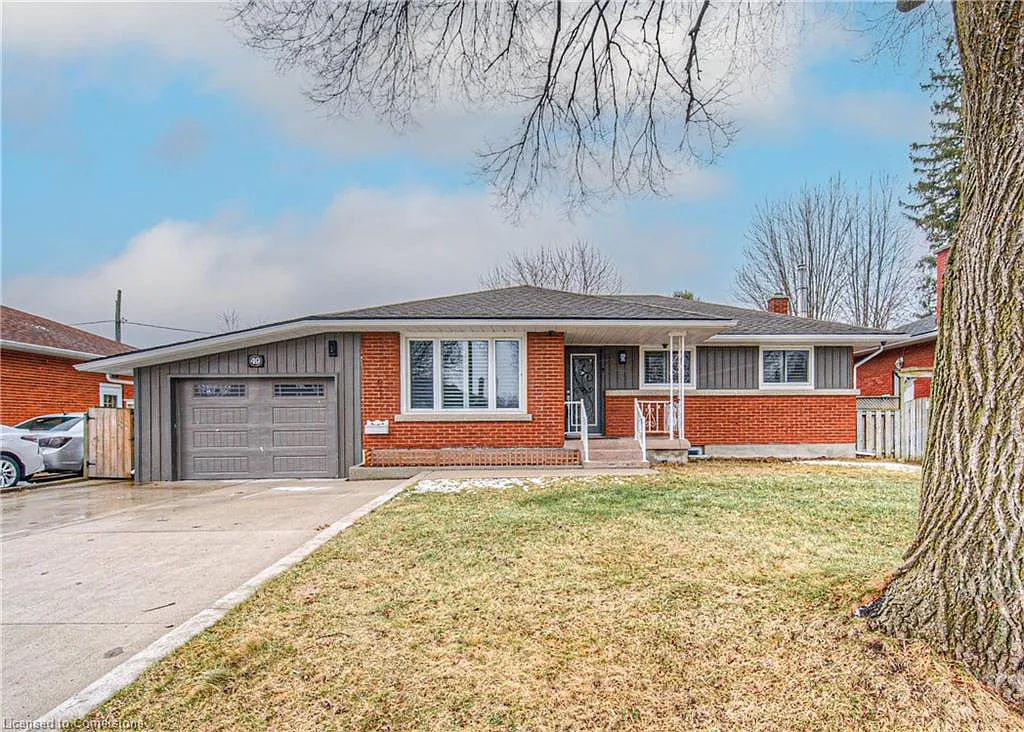 49 Vardon Ave photo 1
