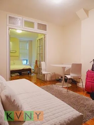 Rented by KVNY Soho | media 14