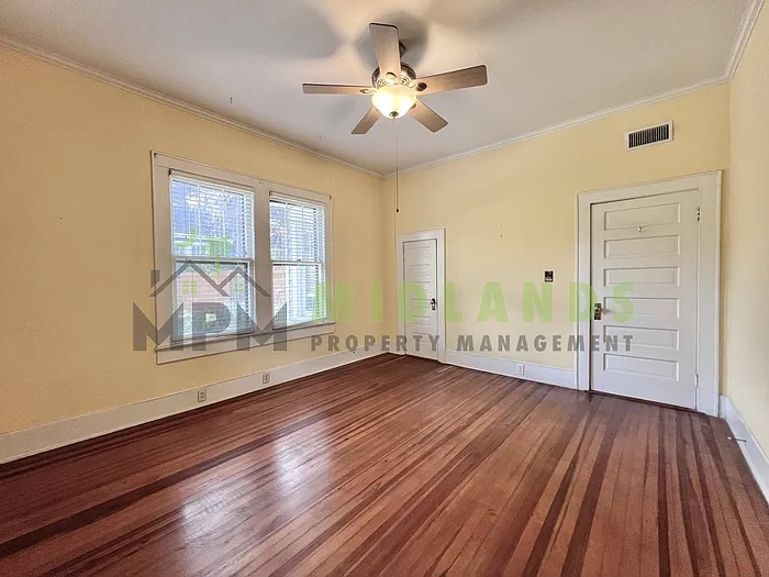 2417 Clark St — Photo 46