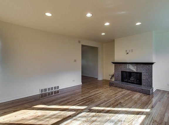2nd image of 6065 N Paulina St