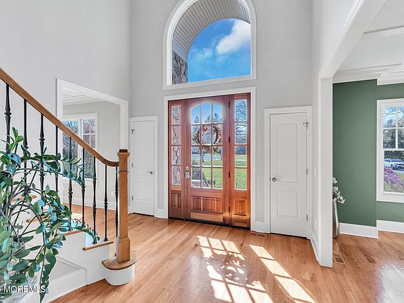 3rd image of 130 Montrose Road