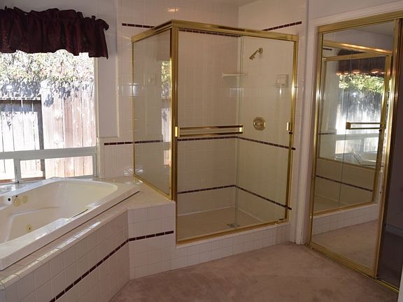 4th image of 2511 Sullivan Dr