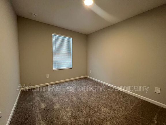 4th image of 426 Cape Honeysuckle Pl