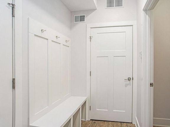4th image of 4726 Camden Dr