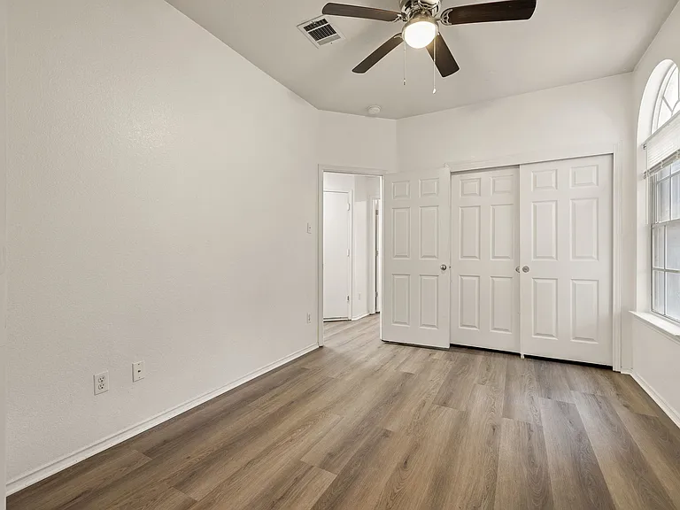 903 Luke Ln — Photo 27