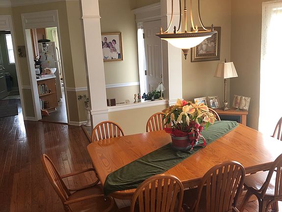 3rd image of 173 Stone Manor Dr