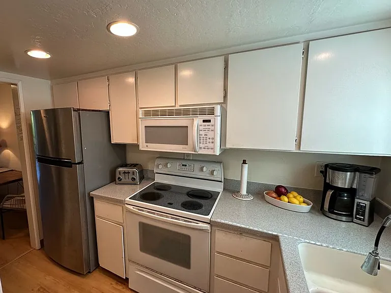 101 Redding Rd #B4 — Photo 6