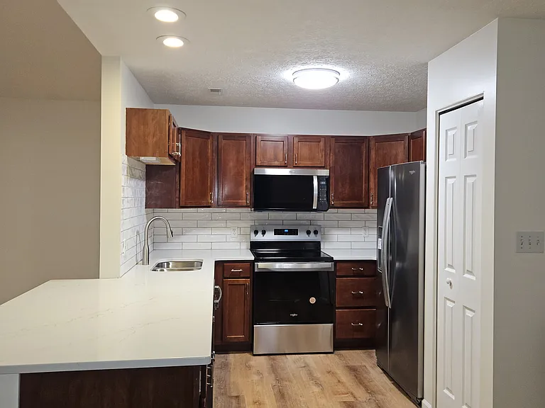 2225 Crossing Point — Photo 6