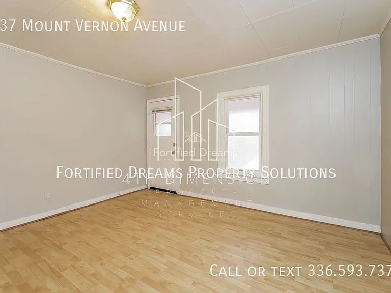 637 Mount Vernon Ave — Photo 2