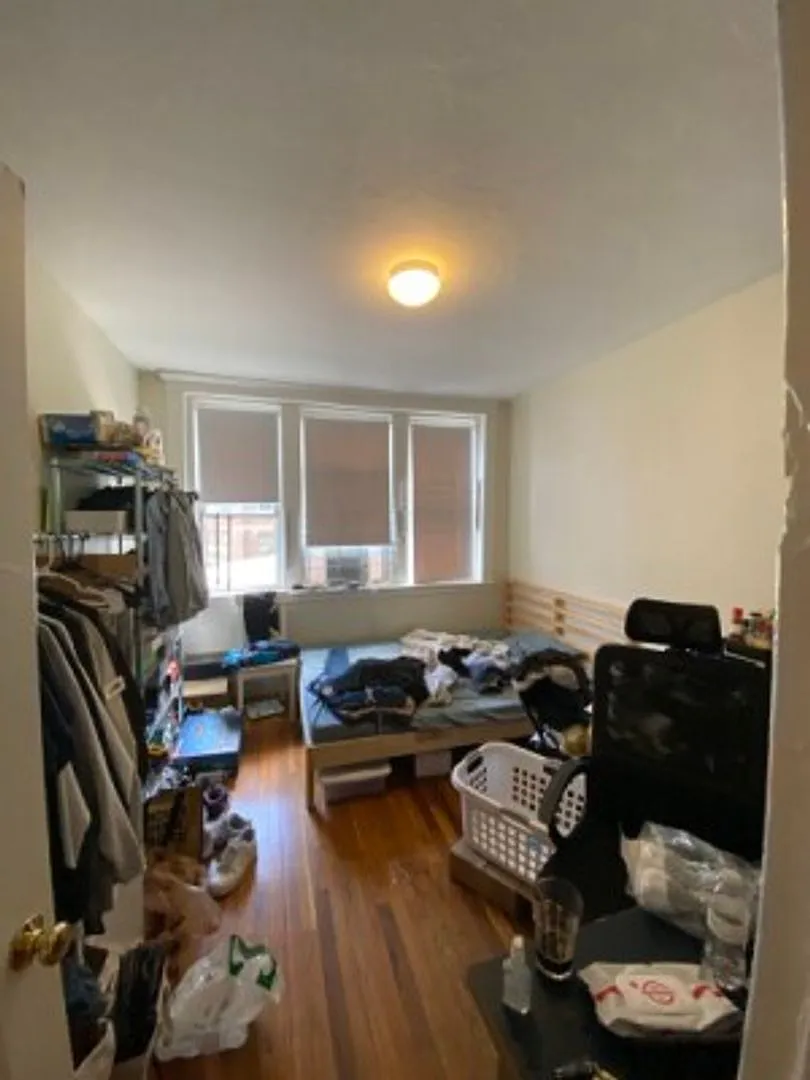 Allston 2 Bed Apt. - 9/1 No Fee. H/Hw Included. — Photo 1