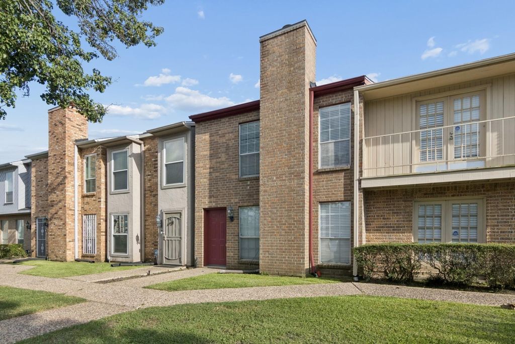 6111 Beverly Hill St #10, Houston, TX - View 3