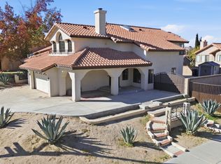 325 Rainbow Ter, Palmdale, CA 93551