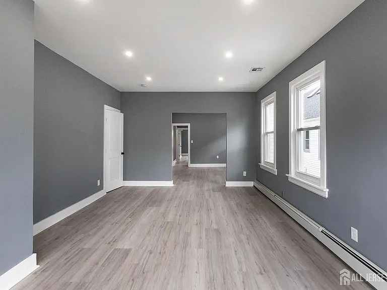 324 Harper Pl #2 — Photo 3