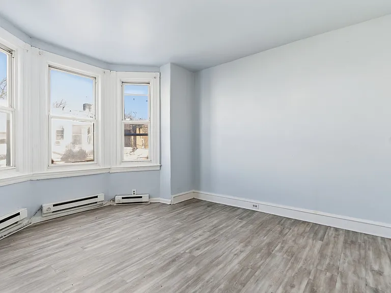 862 E Cornwall St — Photo 21