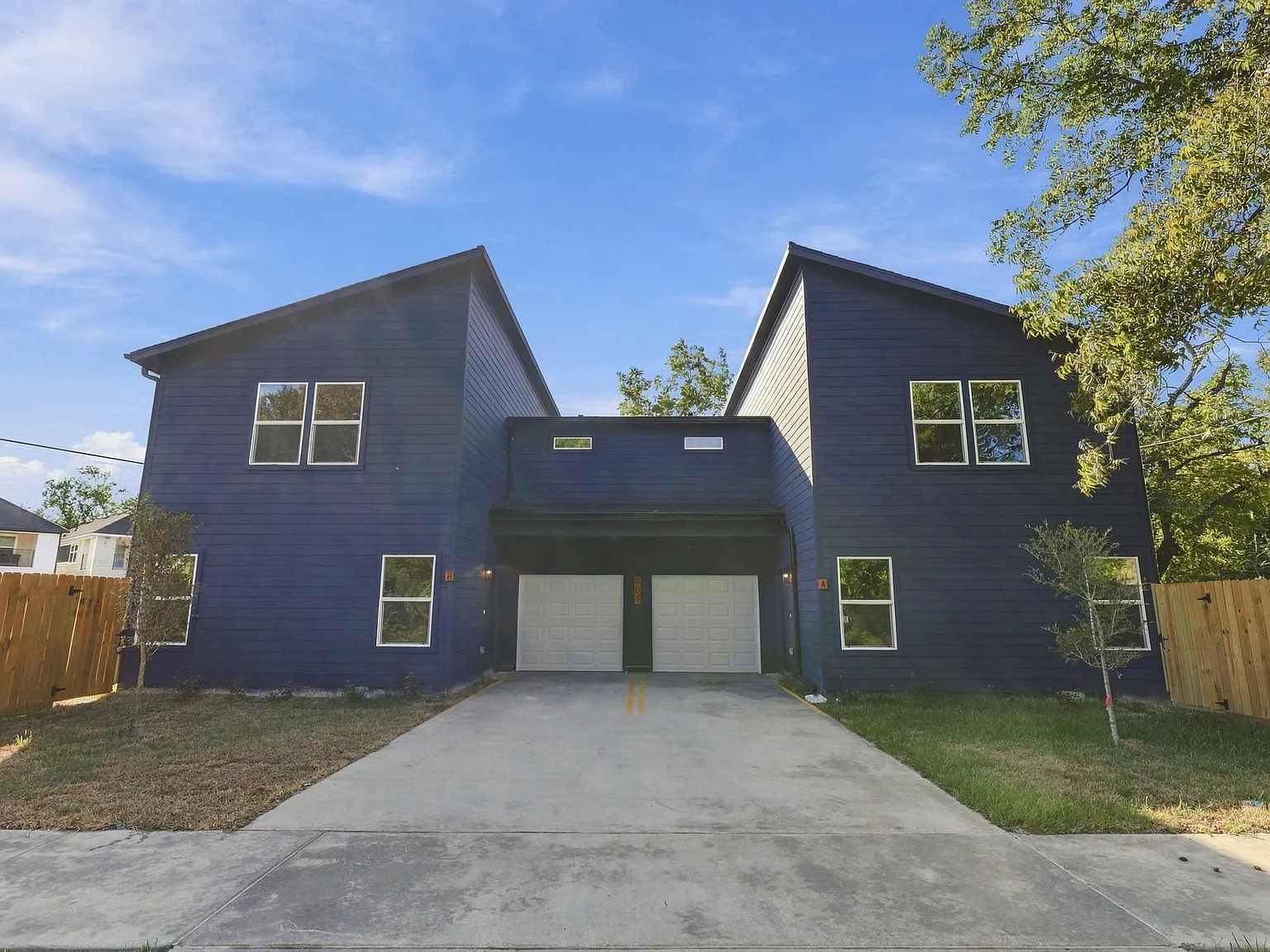 903 Marjorie St — Photo 1