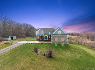5035 Hidden Ridge Dr, Metamora, MI 48455