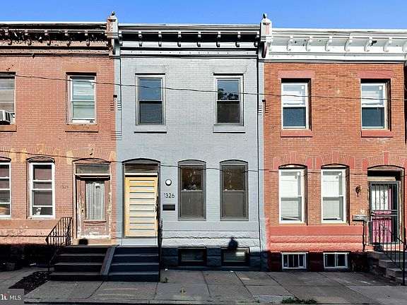 2nd image of 1326 N Hollywood St