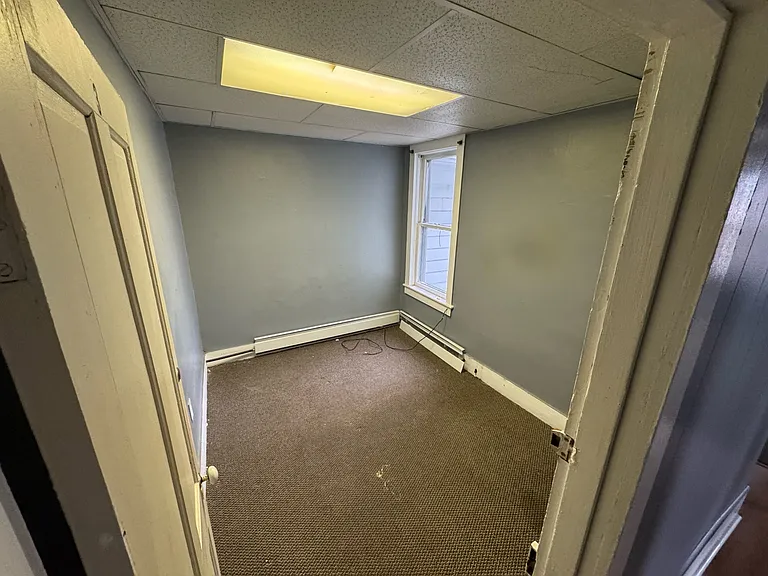115 E 4th St #1 — Photo 6