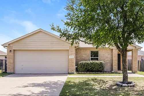 1324 Burleson St Photo 1