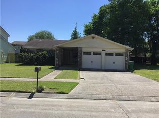 3835 S Deerwood Dr, Harvey, LA 70058
