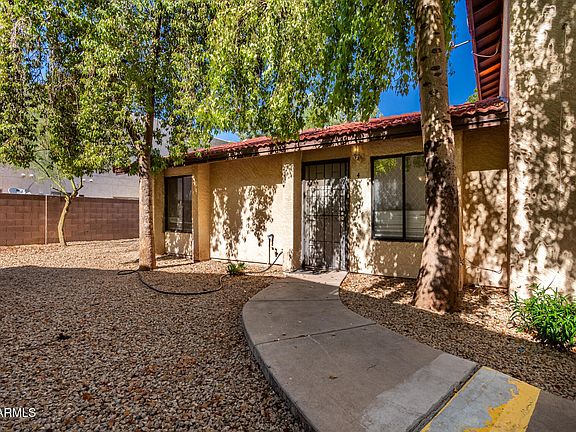 5th image of 2438 E TRACY Lane #4
