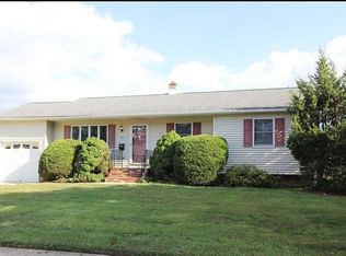 20 Elmont Rd, Hamilton, NJ 08610