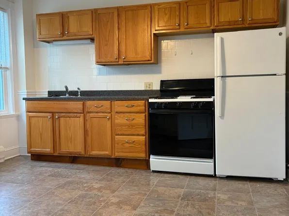 258 Chestnut St APT 2, North Attleboro, MA 02760