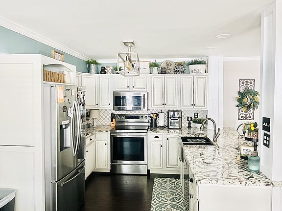 2nd image of 105 Laurelwood Dr