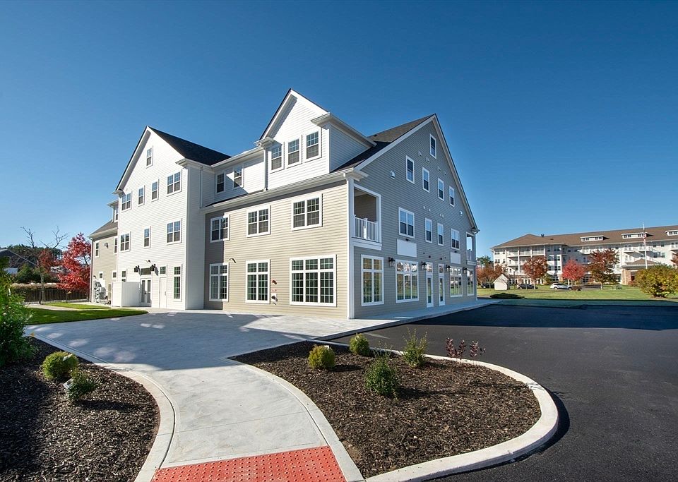 1st image of 2 Proprietors Dr Unit 26