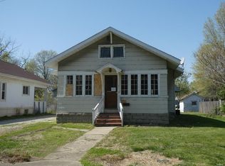 411 W Chestnut St, Gillespie, IL 62033